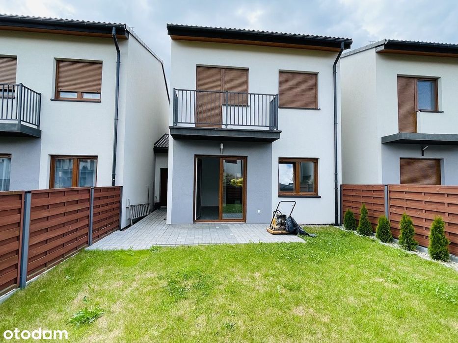 Dom szeregowy połączony tylko garażem z sąsiadem dostępny od listopada