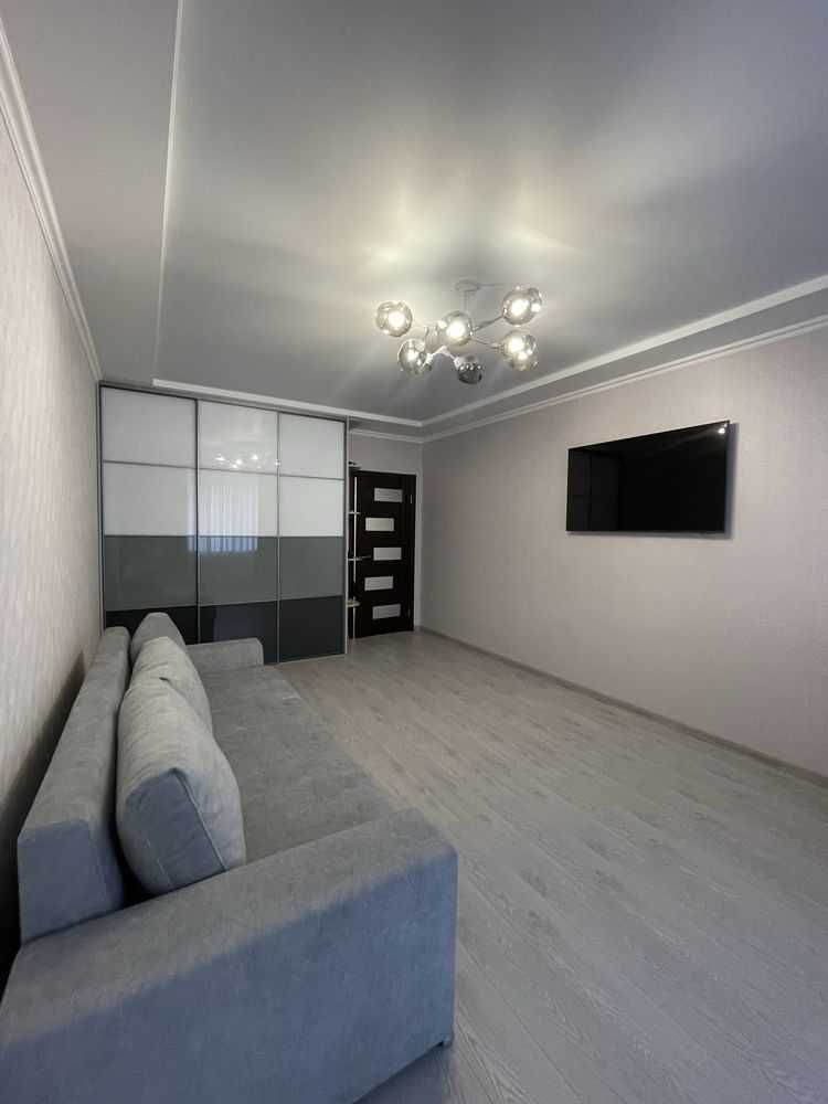 Готова до заселення 2-к квартира в новобудові, 81 м² Виставка 
ID38625