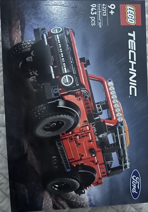 Конструктор LEGO Technic Позашляховик Ford Bronco