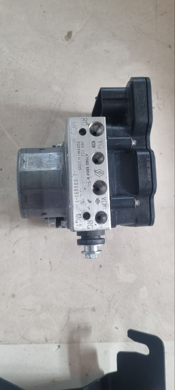Насос ABS блок Renault Daster 2021-24 476606804R