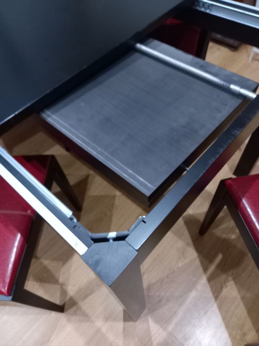 Mesa e 6 cadeiras