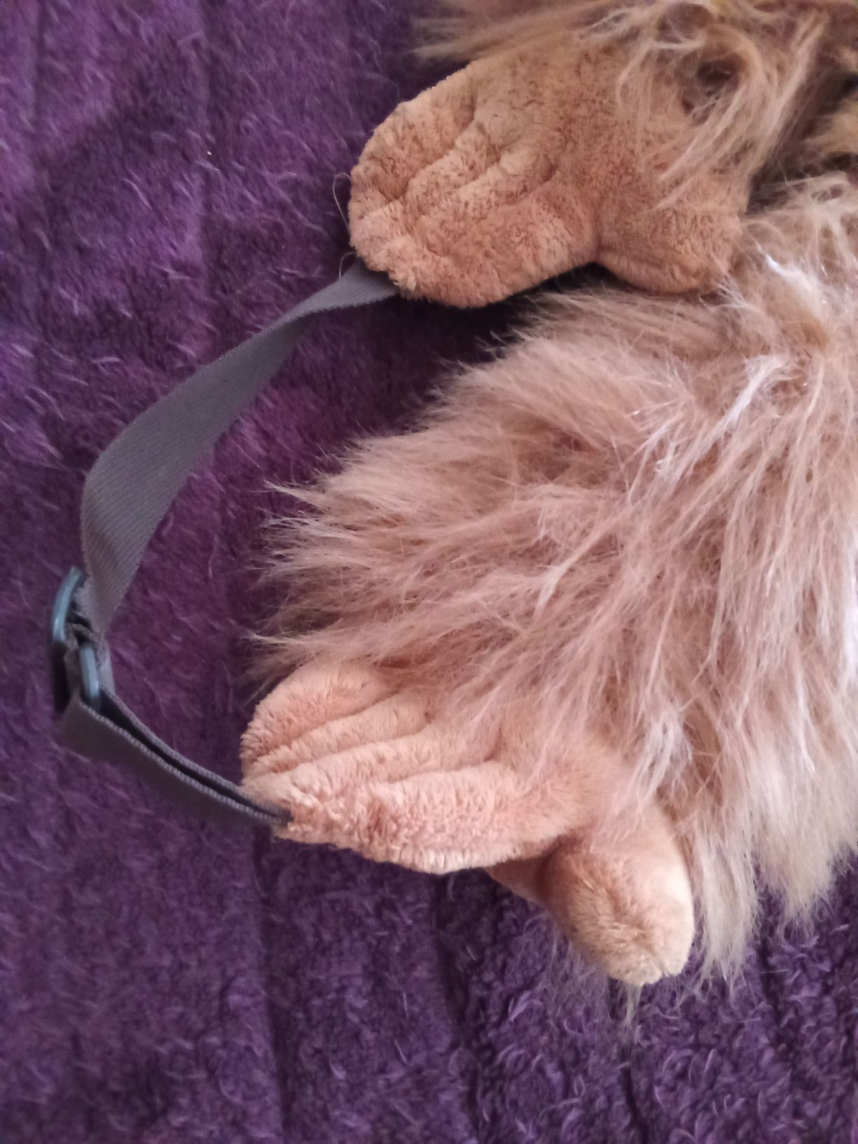 Mochila peluche para adultos/jovens em formato de macaquinho