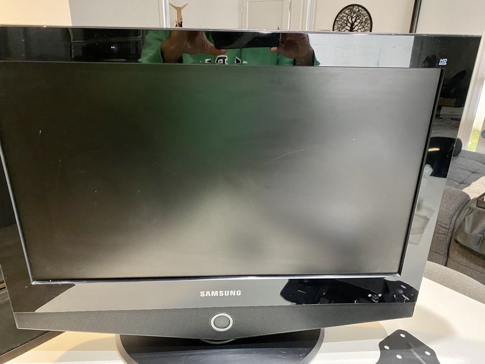 TV Samsung 32 + Suporte parede