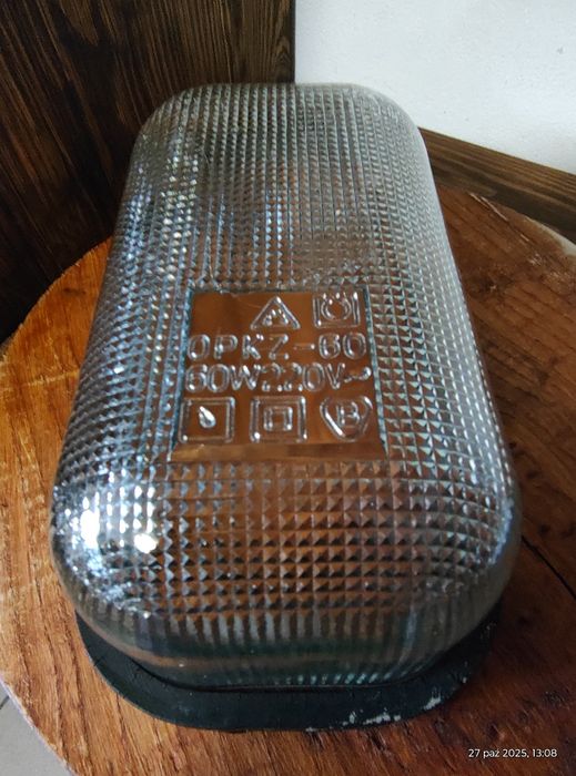 Lampa przemysłowa kanałowa OPKZ 60 – PRL + oprawa kanałowa z siatką