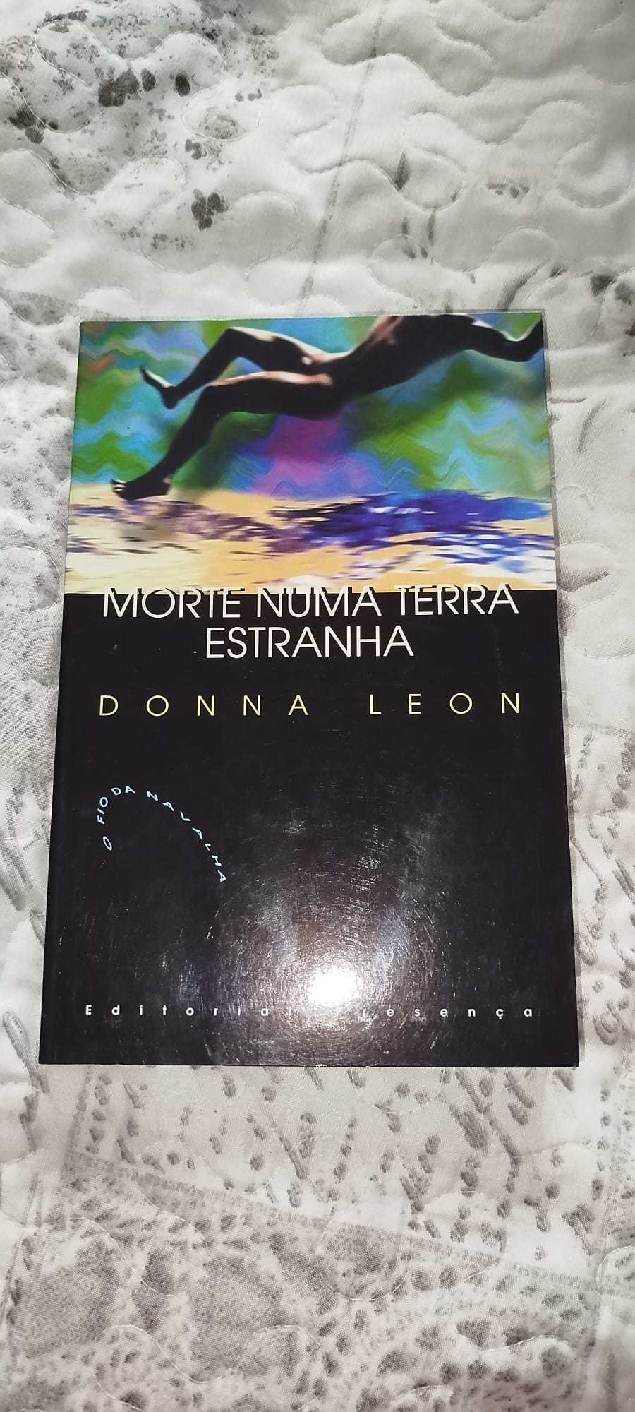 Livro "Morte numa terra estranha" - Donna Leon