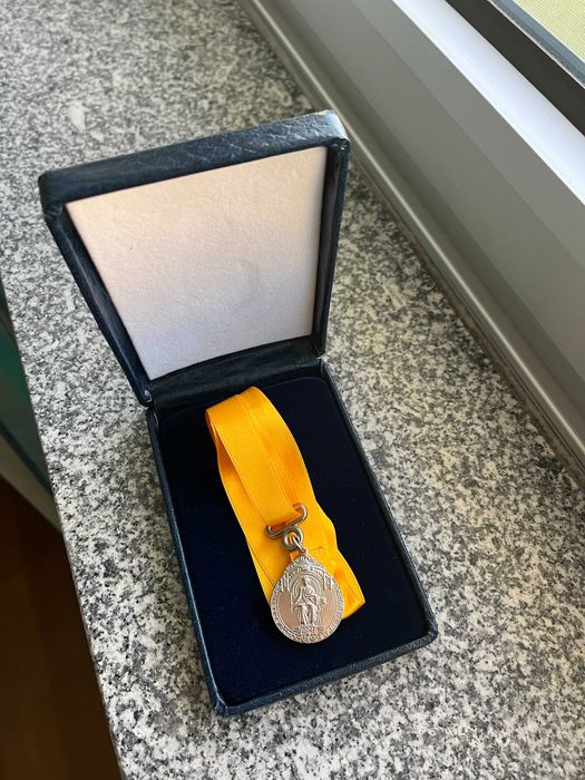 Medalha conclusão curso Universidade do Porto - nova em caixa