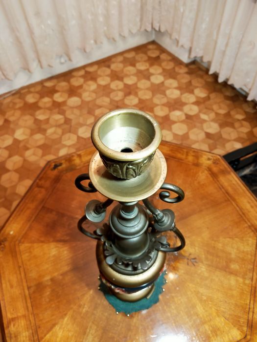 Świecznik mosiężny