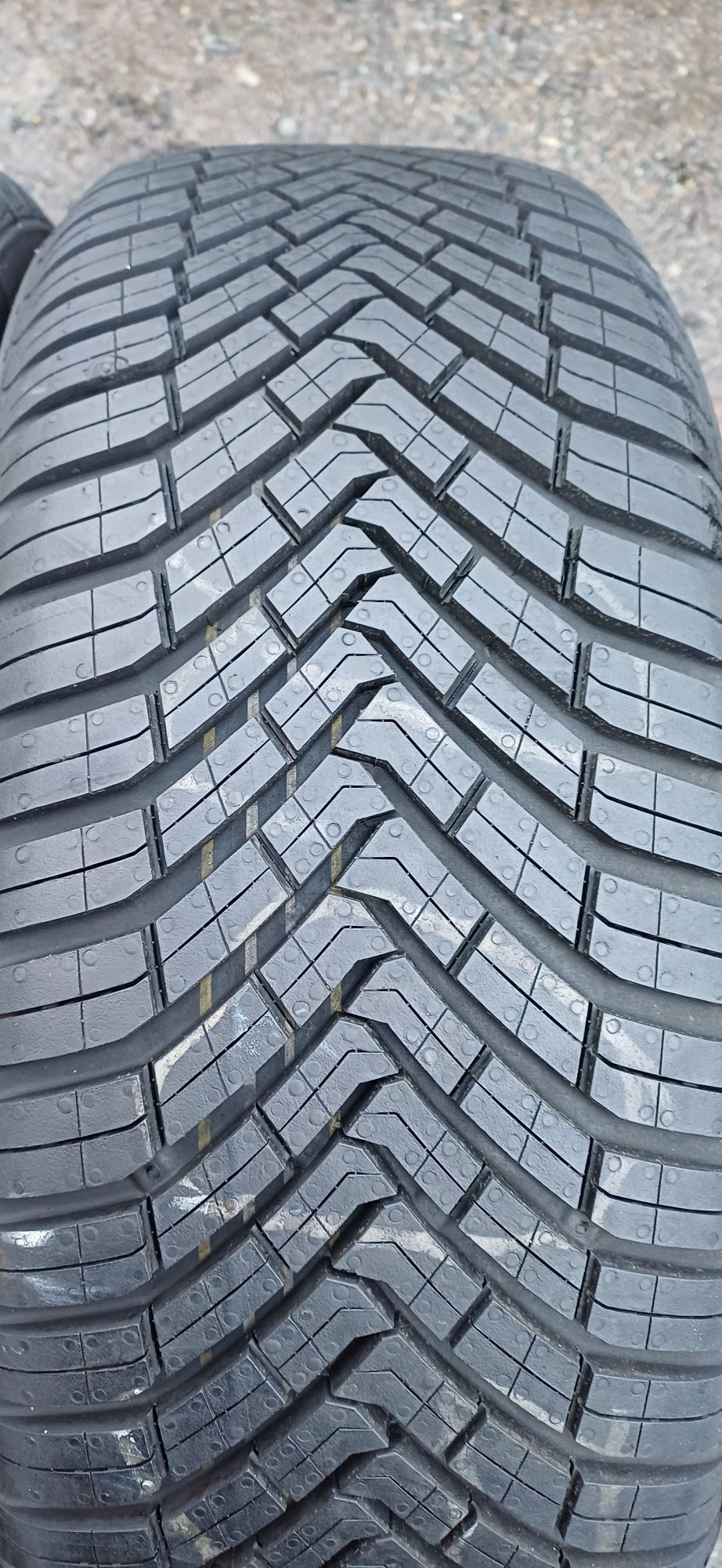 205/55R16 CONTINENTAL , komplet opon wielosezonowych.