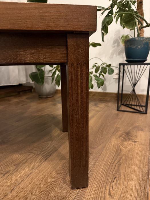 Stolik kawowy - solidne drewno, bardzo dobry stan