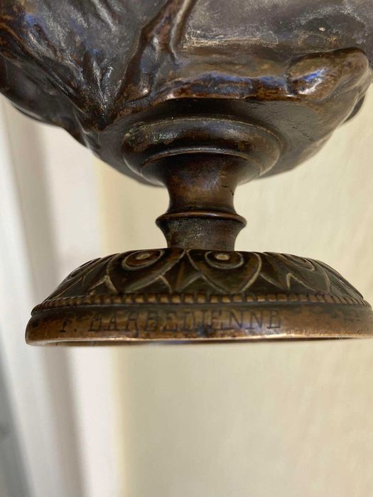 "Kantharus" em bronze autoria Ferdinand Barbedienne