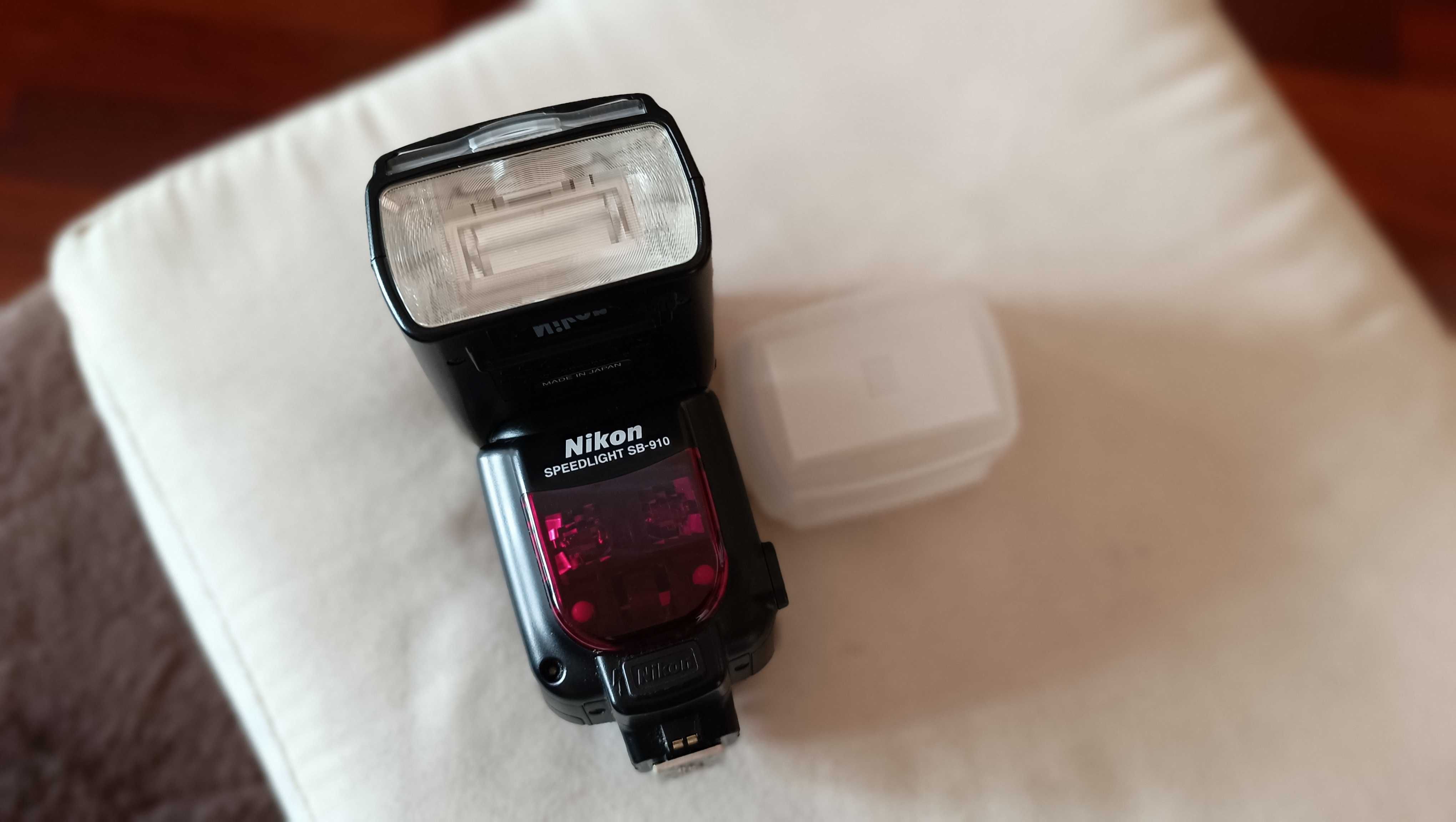 Máquina fotográfica Nikon D7000 Lente AF-S 18-200 Flash SB-910 OFERTAS