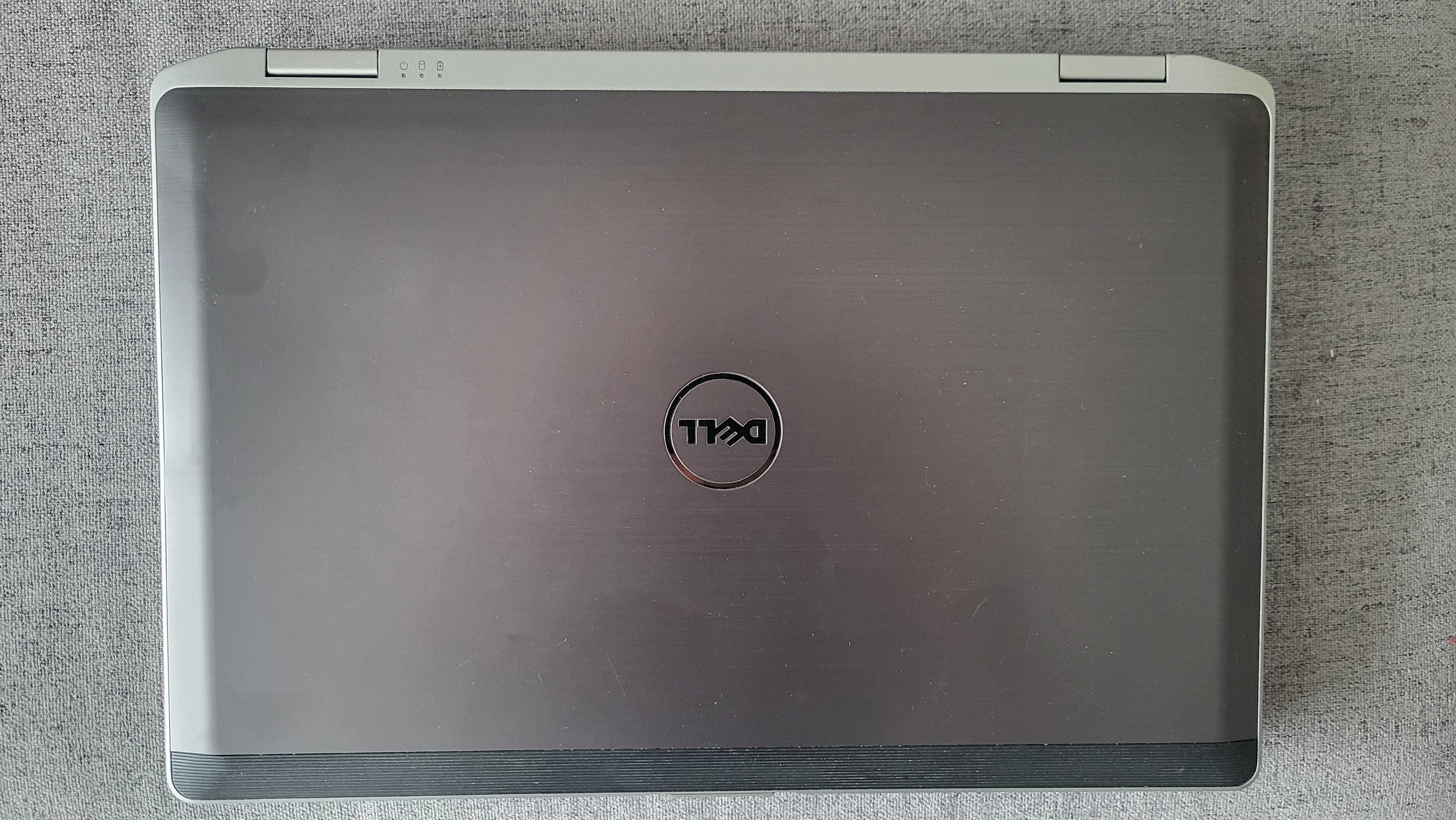 Używany Dell Latitude E6530 ze stacją dokującą.