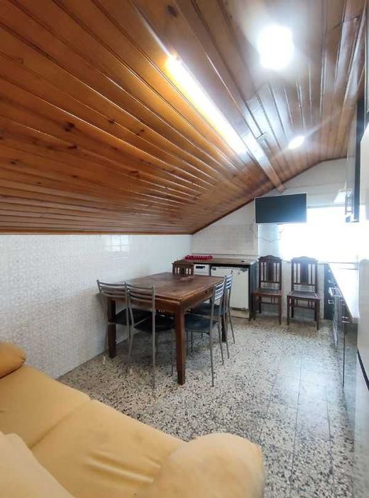 Quarto Casal Suite com Contrato Corroios