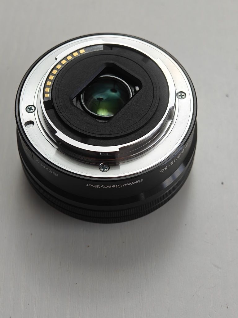 Sony PZ 16-50mm f3.5-5.6 OSS