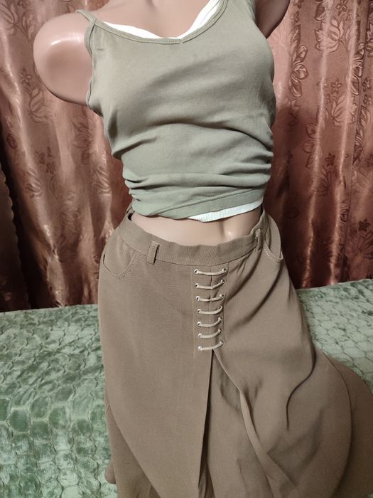 спідниця кольору хакі