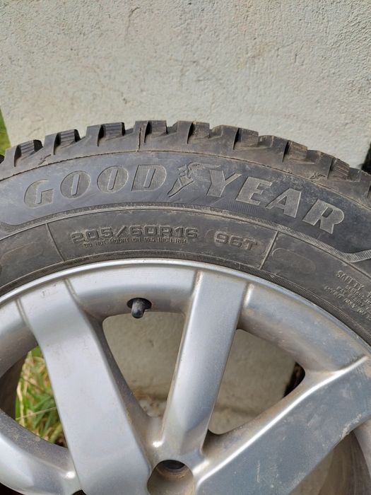 Диски з резиною 5×114,3. Стан нових