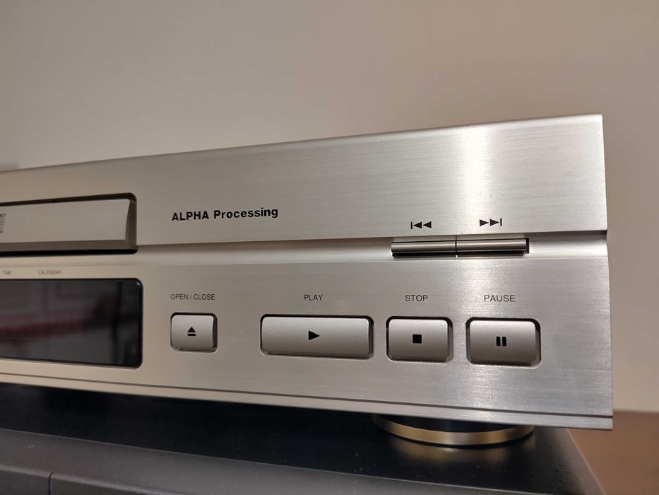 Odtwarzacz CD Denon DCD-635 z pilotem (nowy laser Sony)