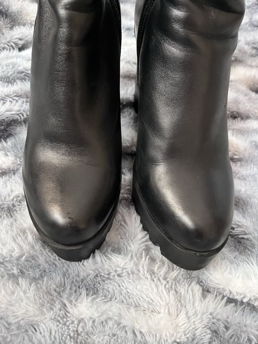 Зимові чоботи на каблуку