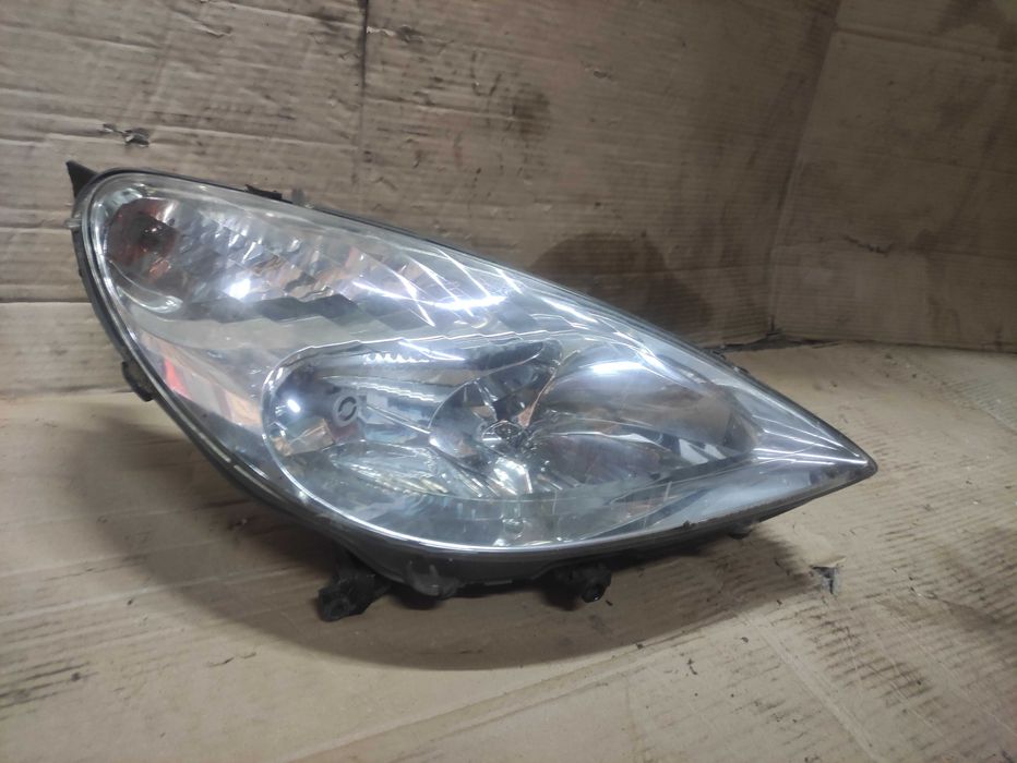 Фара Peugeot 607 фари Пежо 607 переднє світло Пежо