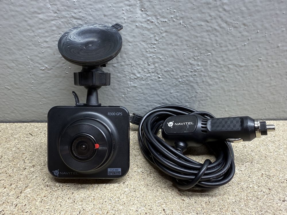 Відеореєстратор Navitel R300 GPS