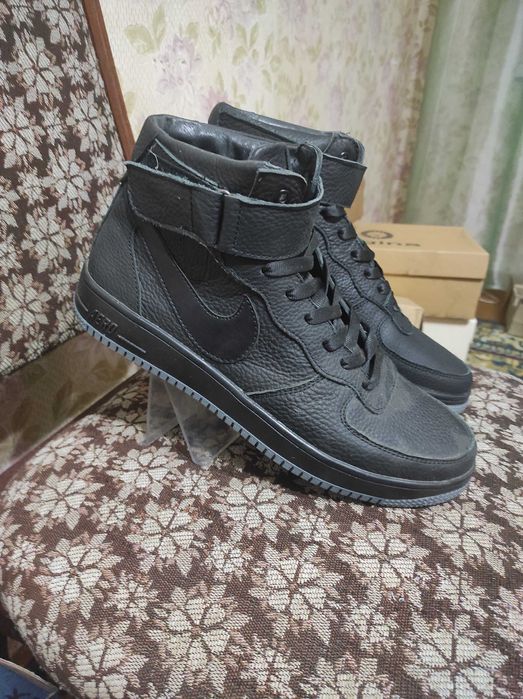 Чоловіче взуття ( черевики/лофери/туфлі/дитяча обув і т.д)