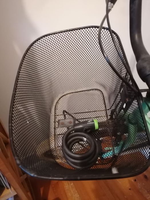 Bicicleta Urbana/ Pasteleira com Acessórios