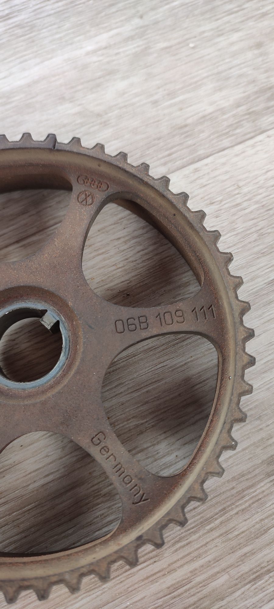 Продам шестерня шкив распредвала на 1.8t 06B109111 AGU, ARX, AUM, AU