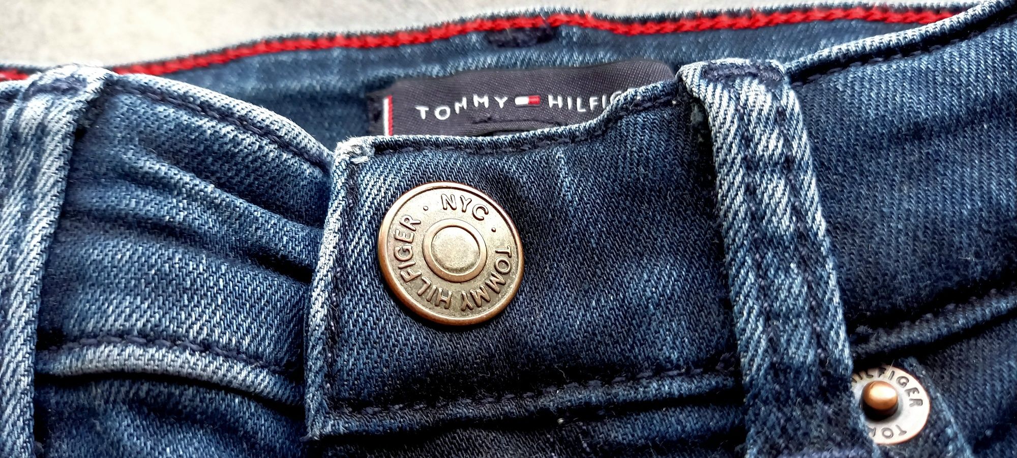 Tommy Hilfiger, chłopięce spodnie jeansowe, roz.86cm