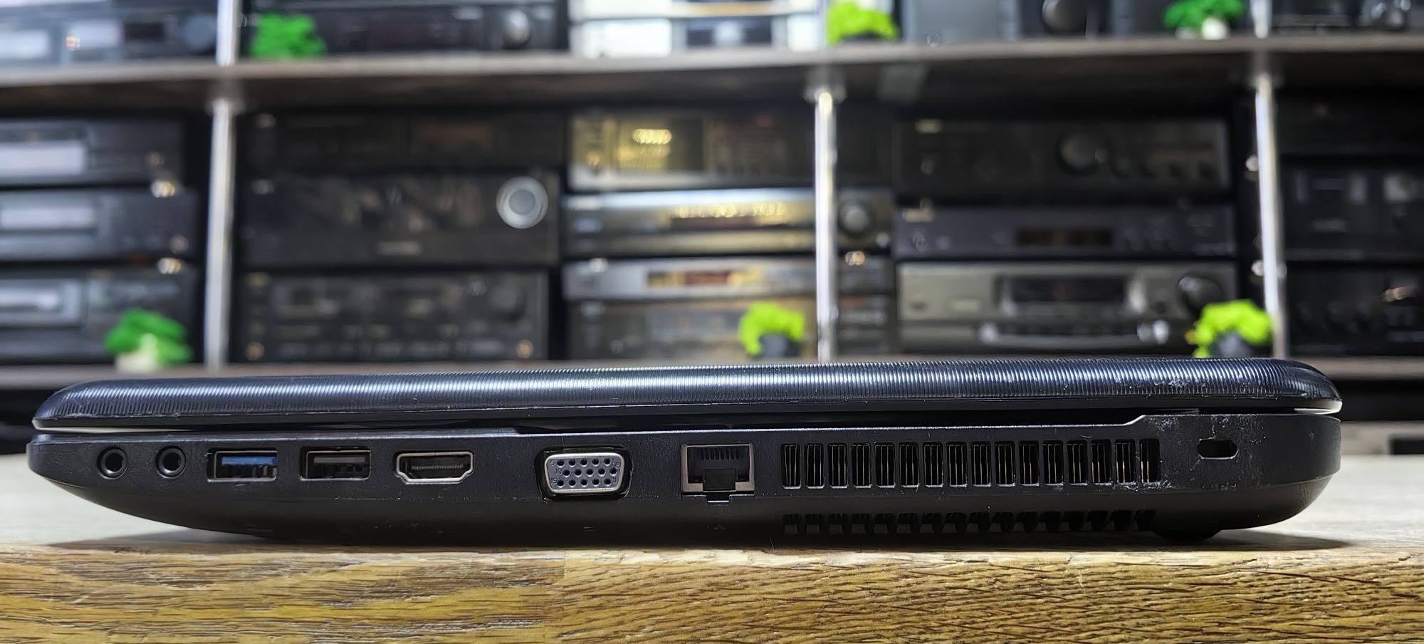 Ноутбук Toshiba C70D/AMD El-2100/Ram 4Gb /HDD No
