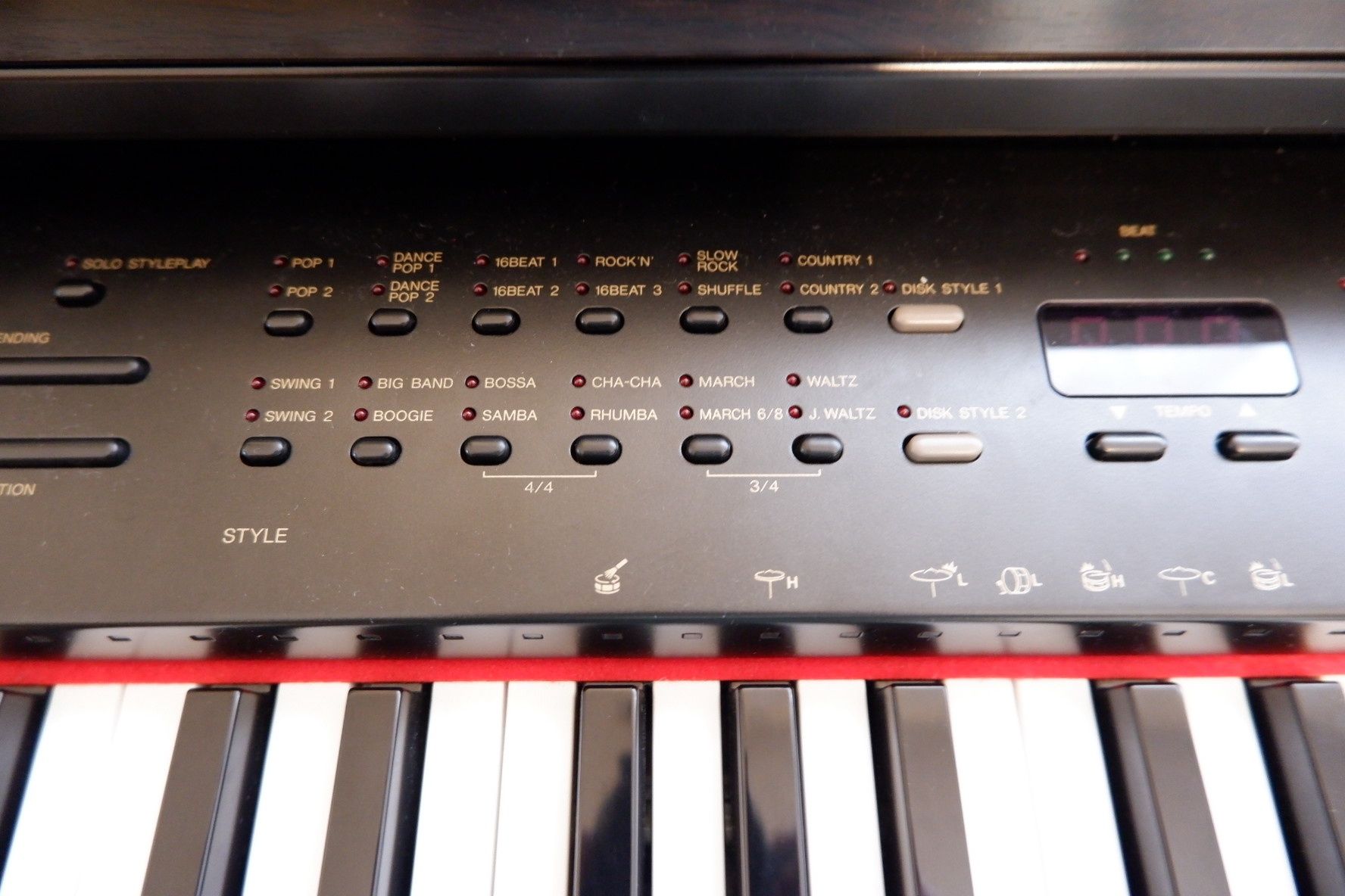 Yamaha clavinova CVP 65 pouco usado
