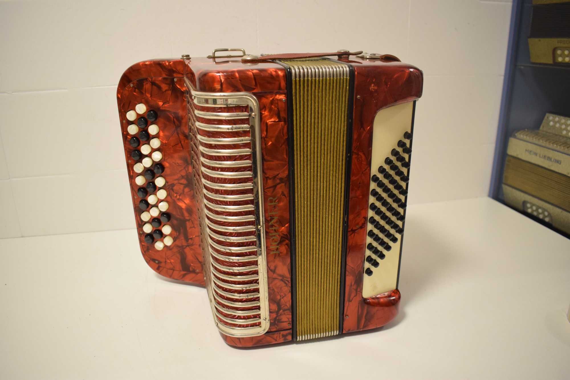 Acordeao Hohner Amati 2 Voz 48 Baixos, N 010