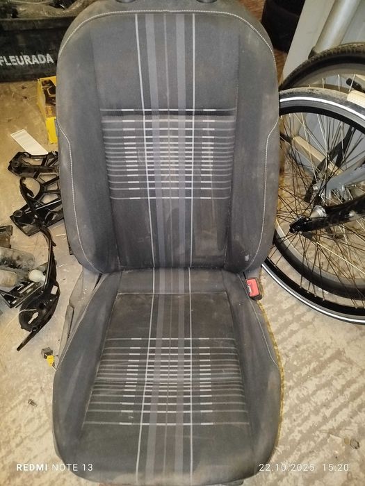 VW Golf 7 fotel lewy prawy. Europa