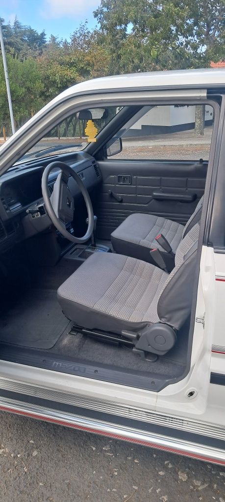 Mazda clássico gasolina