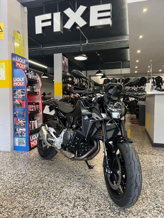 BMW F 900 r de Julho de 2025. 1420 Kms. Style Triple Black