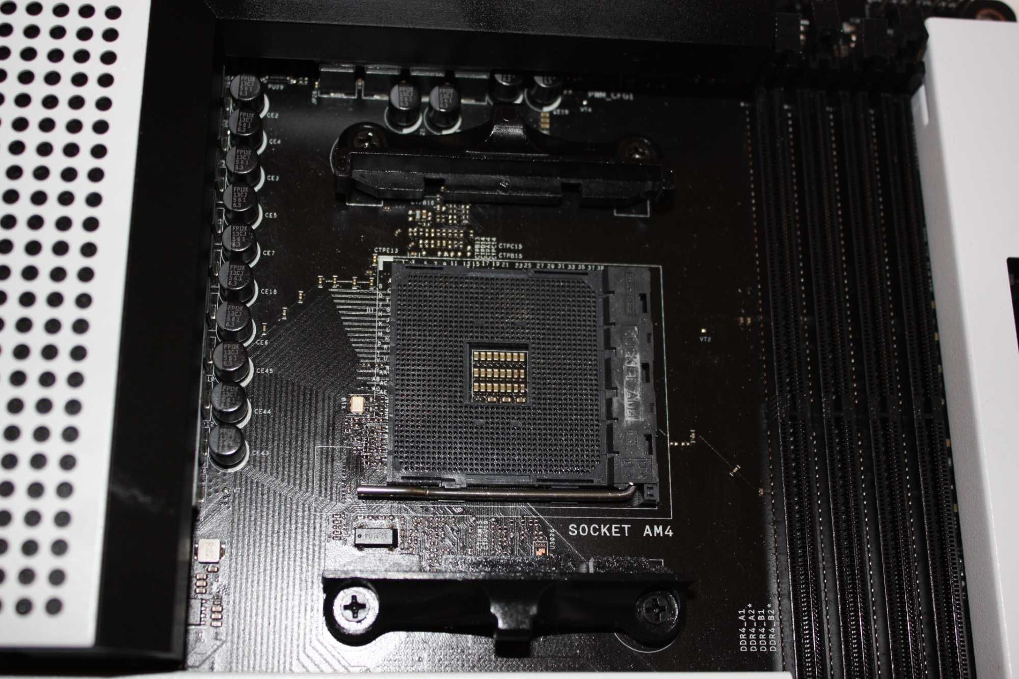 Материнська плата NZXT N7 B550 (sAM4, AMD B550)