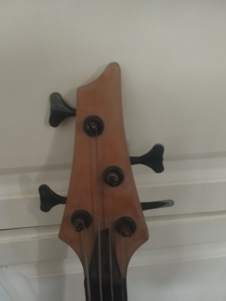 Baixo Ibanez c/ número de serie