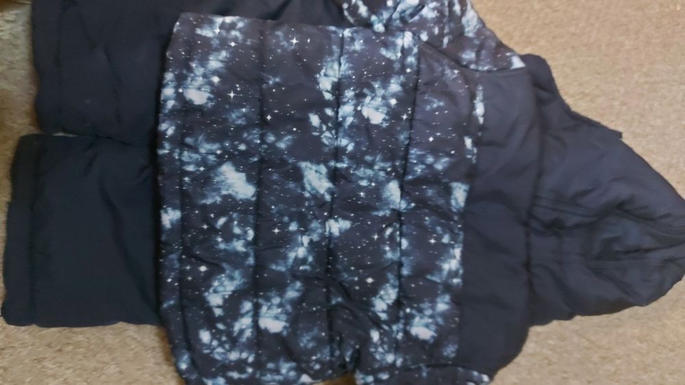 Зимовий дитячий комбінезон та светри