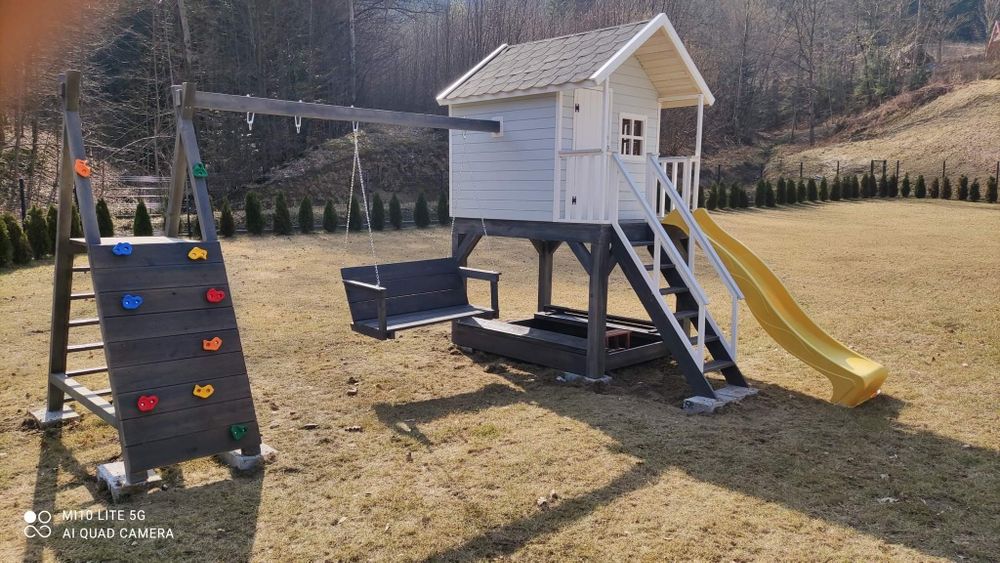 Plac  zabaw domek dla dzieci  drewniany