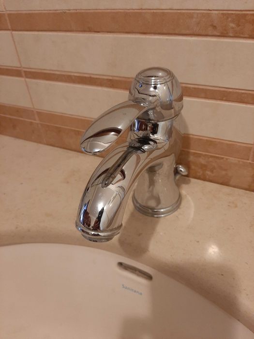 2 torneiras de lavatório SENSEA PUNA com varão e válvula