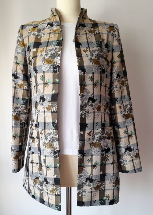 Casaco Zara, de inspiração oriental. Como novo. Tamanho XS