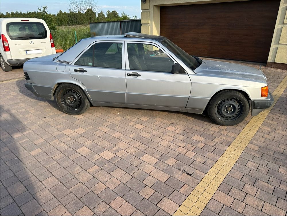 Mercedes W201 190E Bez rdzy!! Super Baza Na Projekt!!