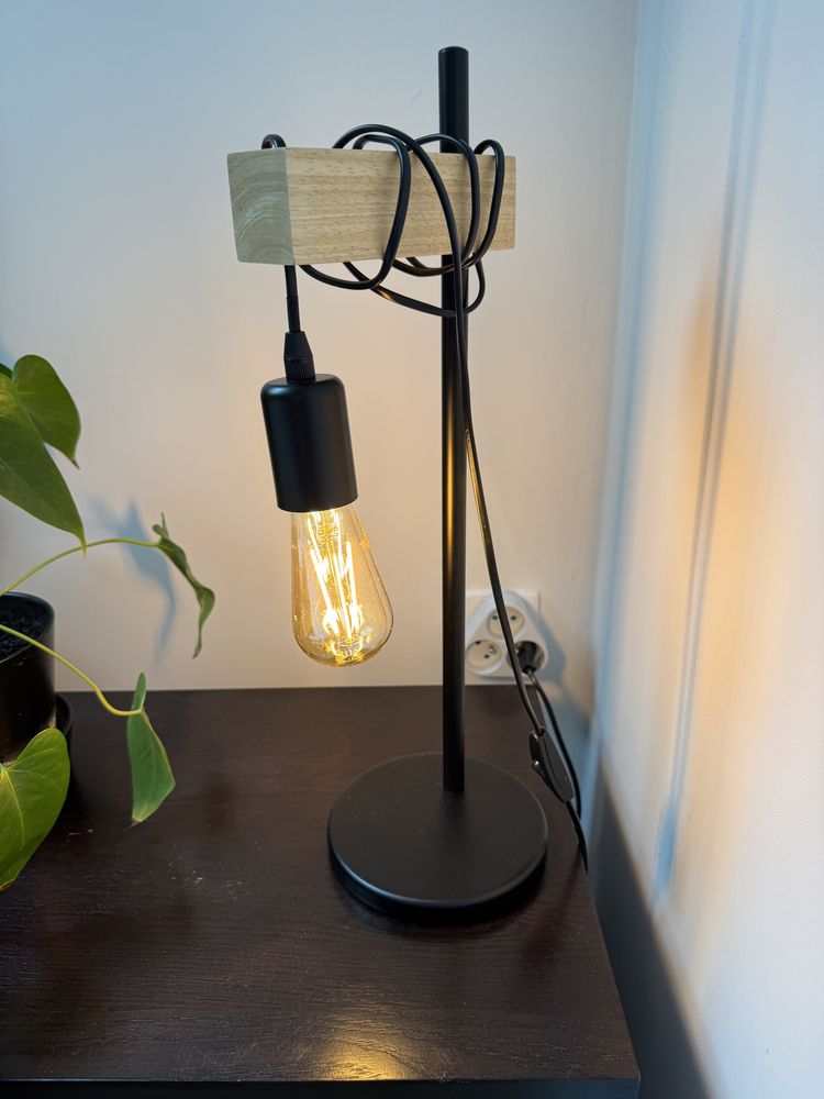 Lampa żarôwka stołowa stojąca loft