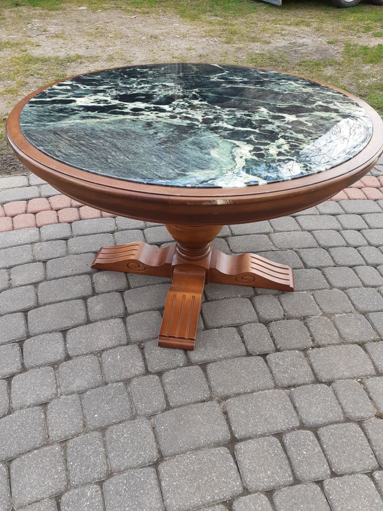 Debowy stół z marmurowym blatem
