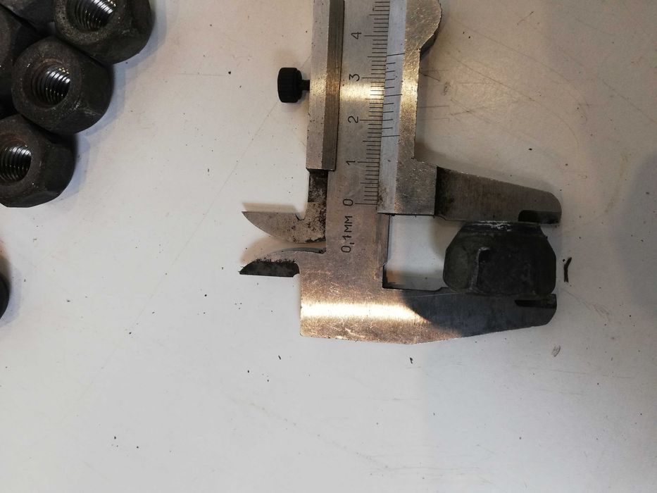 Nakrętki Kół felg Stalowych Toyota Klucz 21