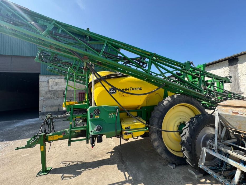 Продам оприскувач John Deere
