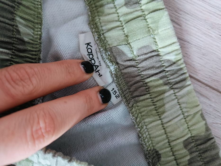 Dresowe spodnie moro Kappahl