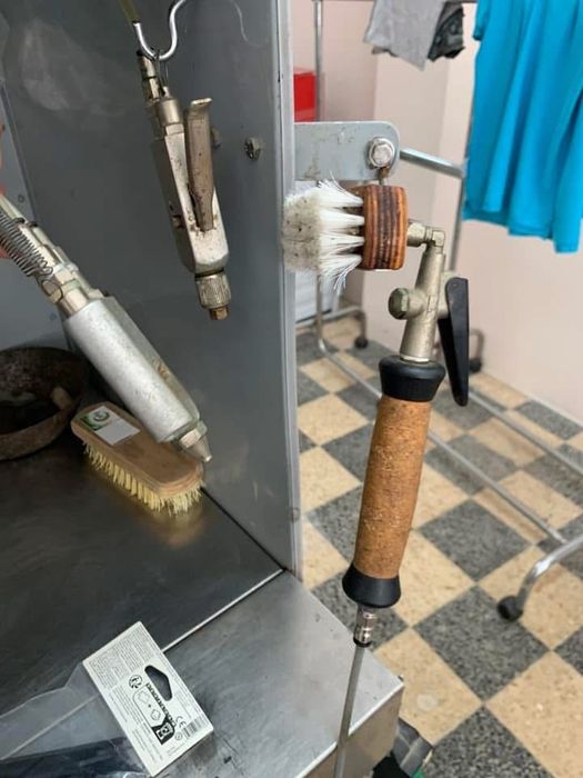 COMEL Máquina Tira Nodoas com Compressor e Dosagem de Produtos