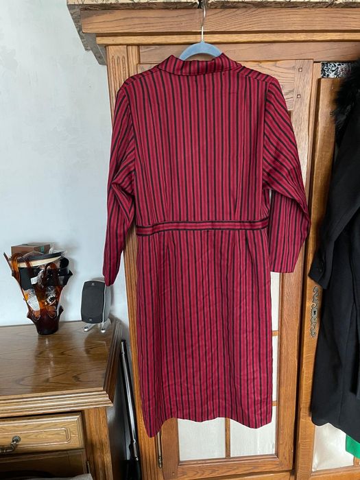 Piękna marynarkowa wyszczuplajaca sukienka roz L-XL