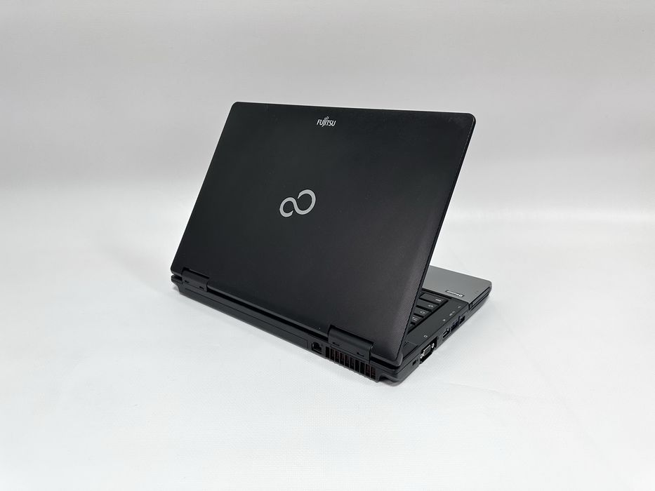 Ноутбук 14" Fujitsu S752 i3-3110M 8GB DDR3/120GB SSD