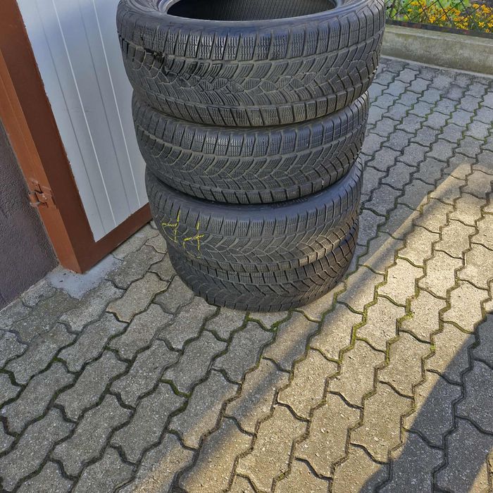 Opony GODYEAR 235/60 R18